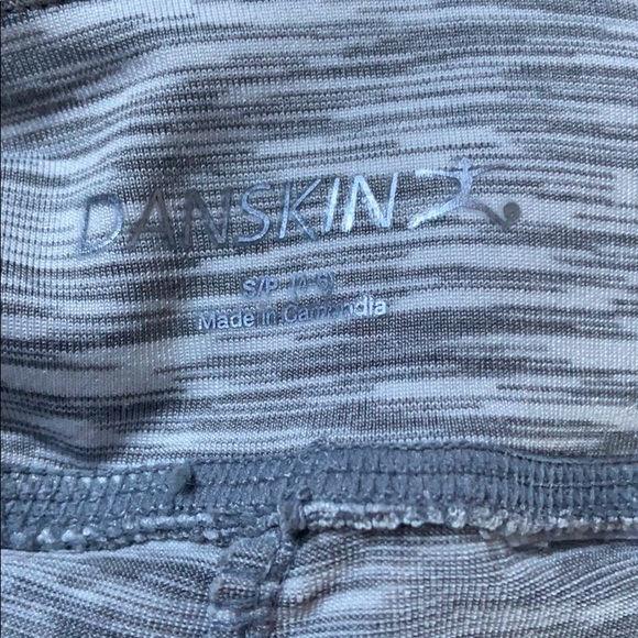 Danskin Cropped Workout Pants - Picture 3 of 3